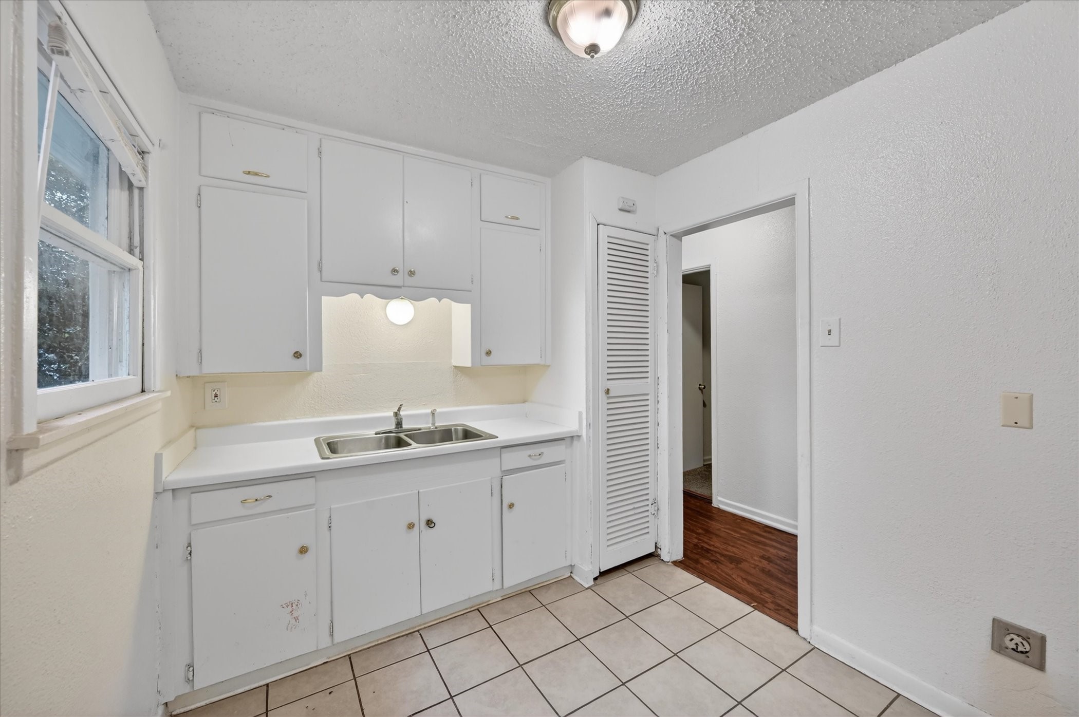 5555 Pinson Street Fort Worth TX 76119