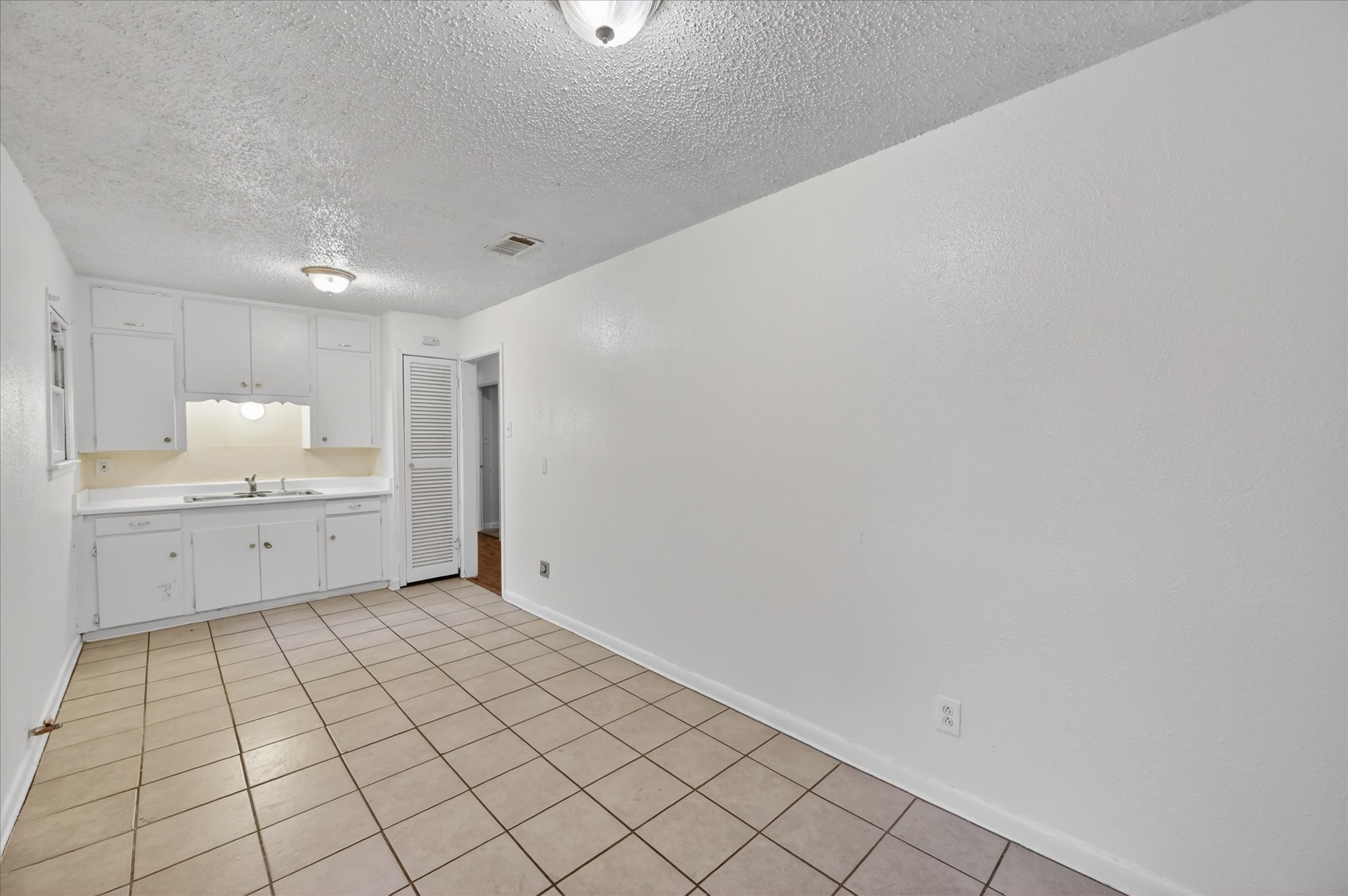 5555 Pinson Street Fort Worth TX 76119
