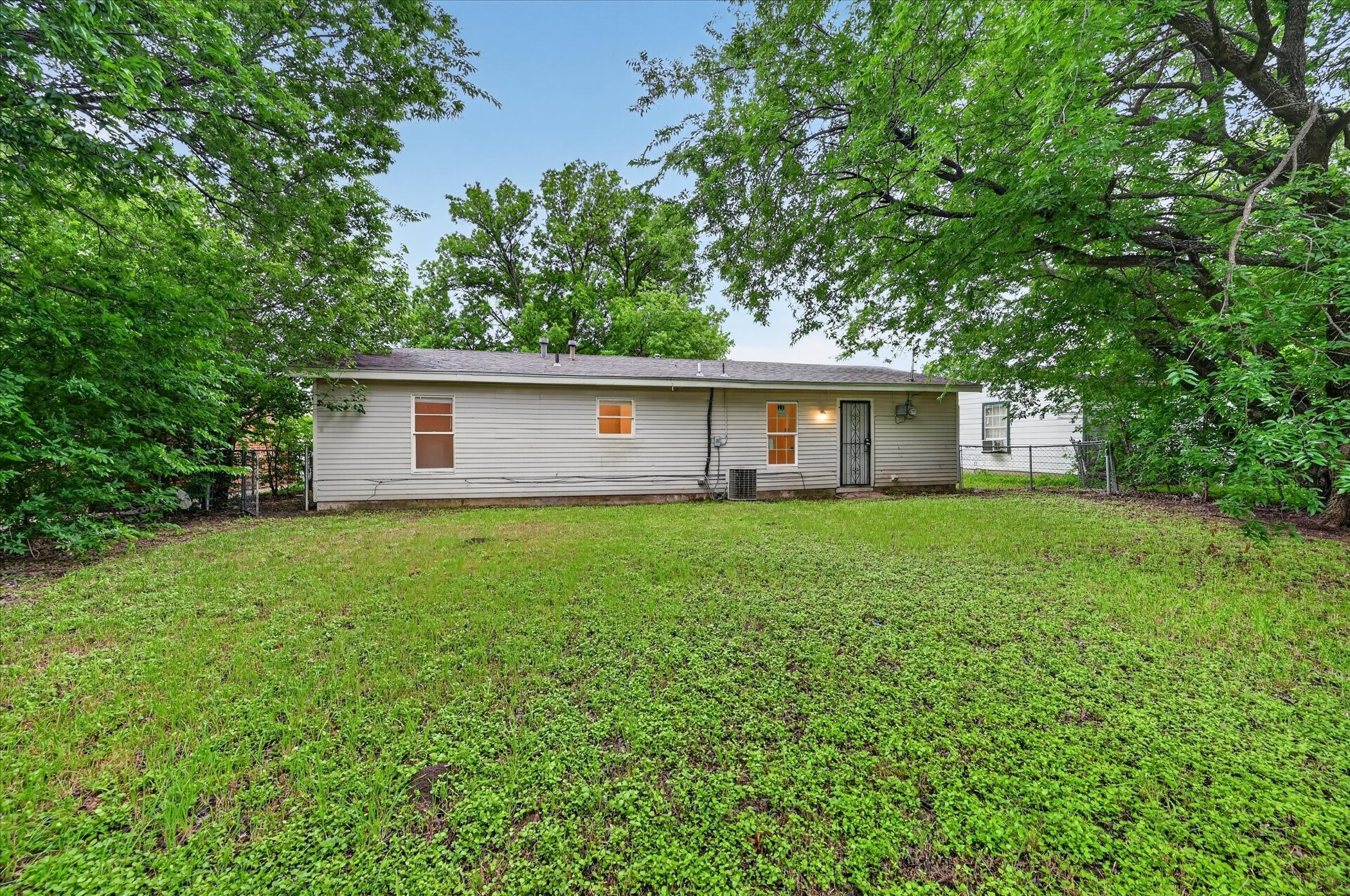 5555 Pinson Street Fort Worth TX 76119