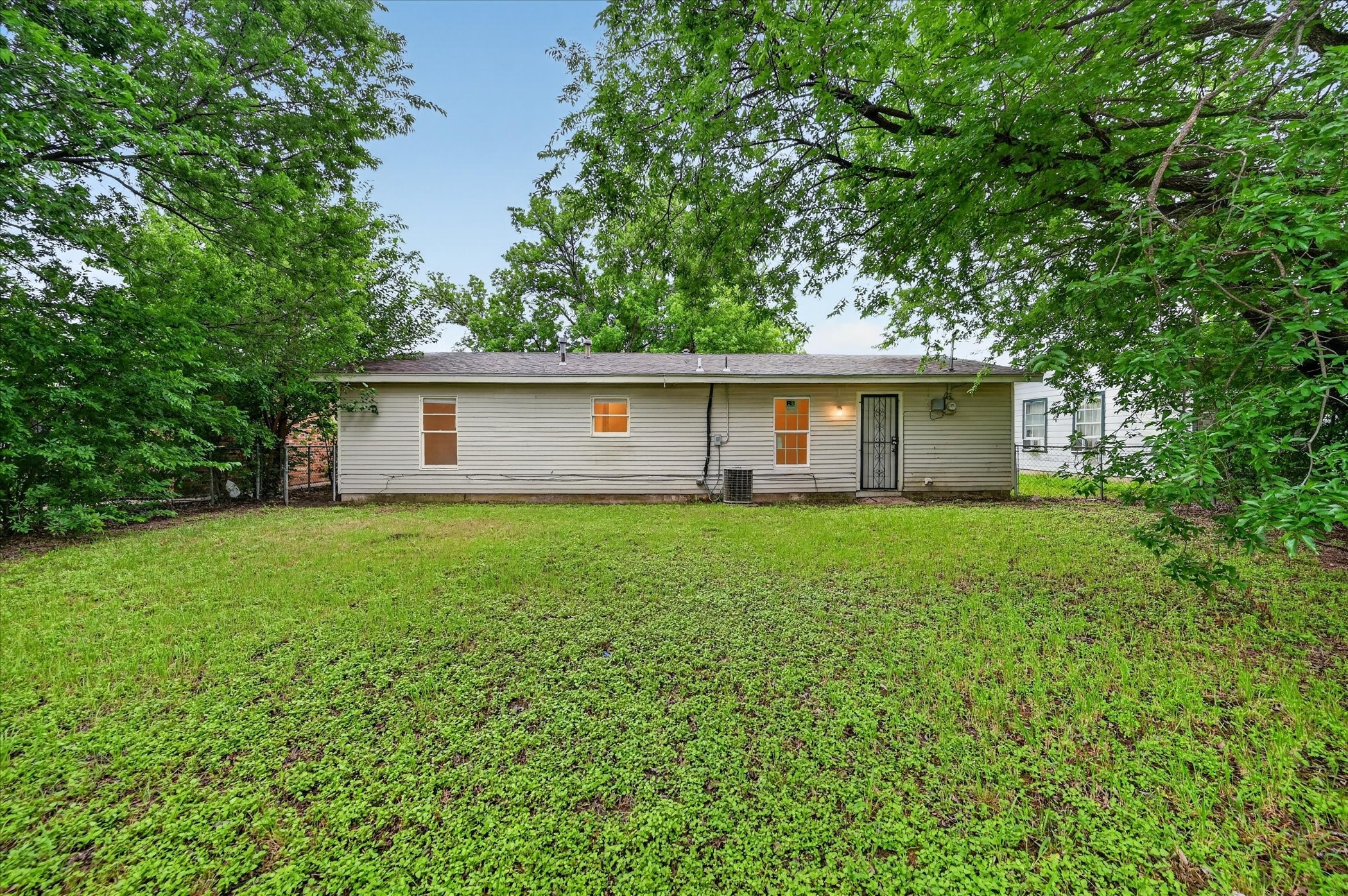 5555 Pinson Street Fort Worth TX 76119