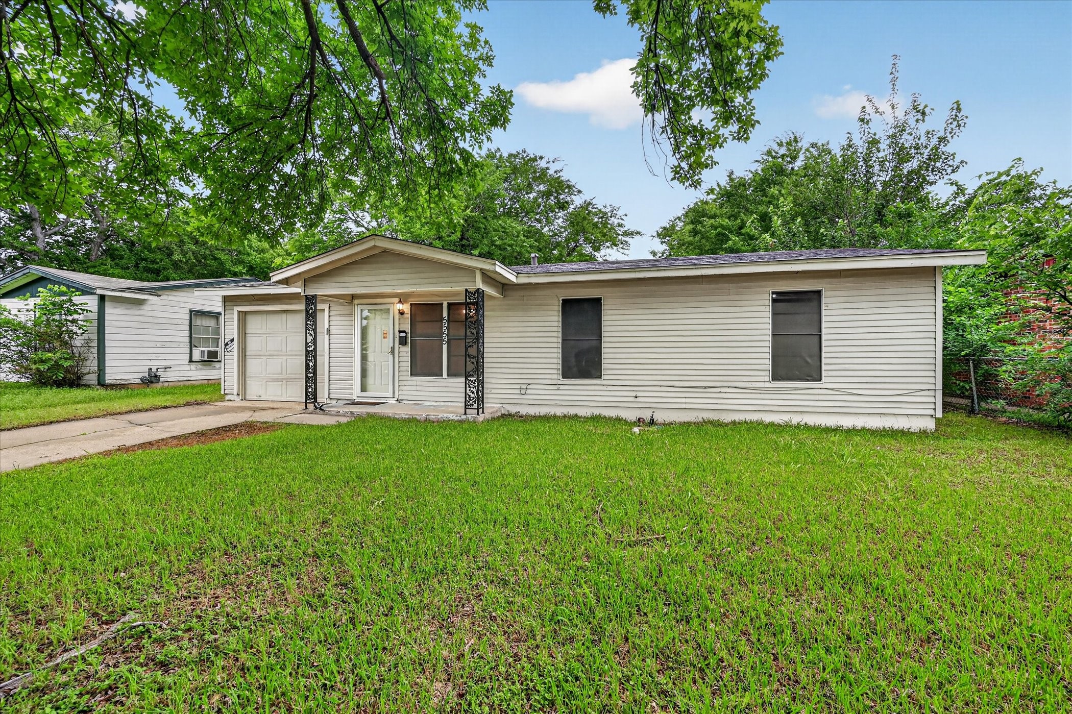 5555 Pinson Street Fort Worth TX 76119