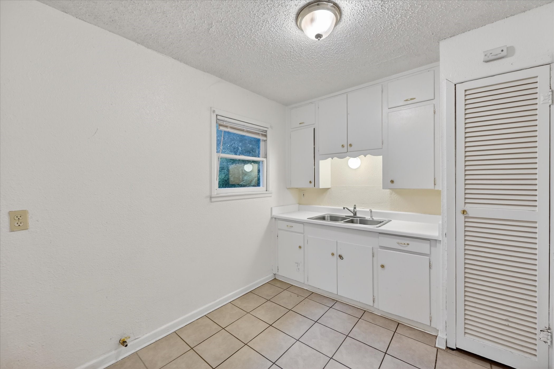5555 Pinson Street Fort Worth TX 76119