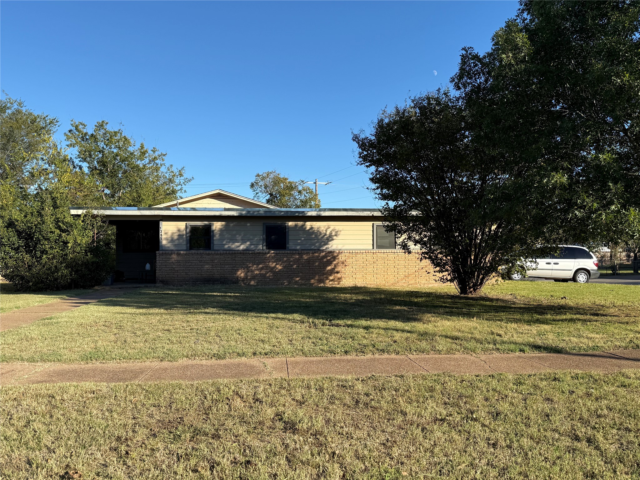 1381 Hillcrest Drive Graham TX 76450