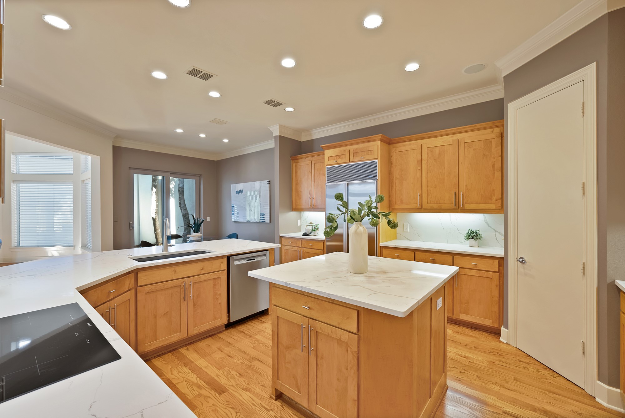 4010 Rawlins Street Dallas TX 75219