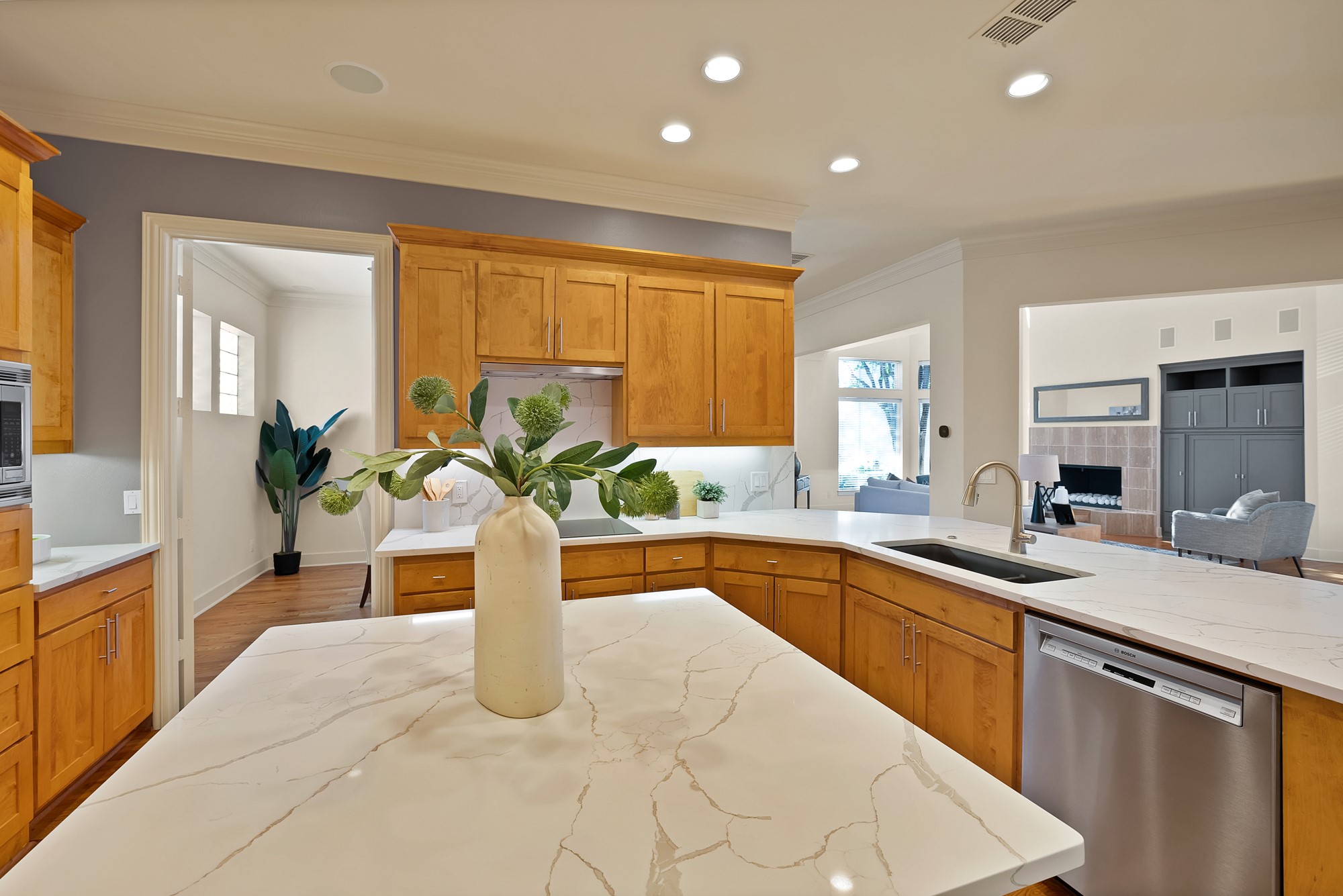4010 Rawlins Street Dallas TX 75219