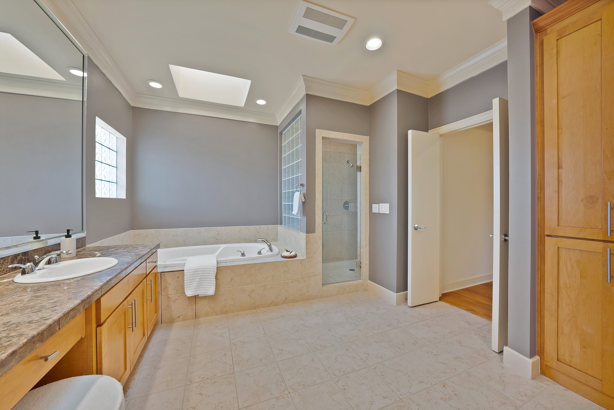 4010 Rawlins Street Dallas TX 75219