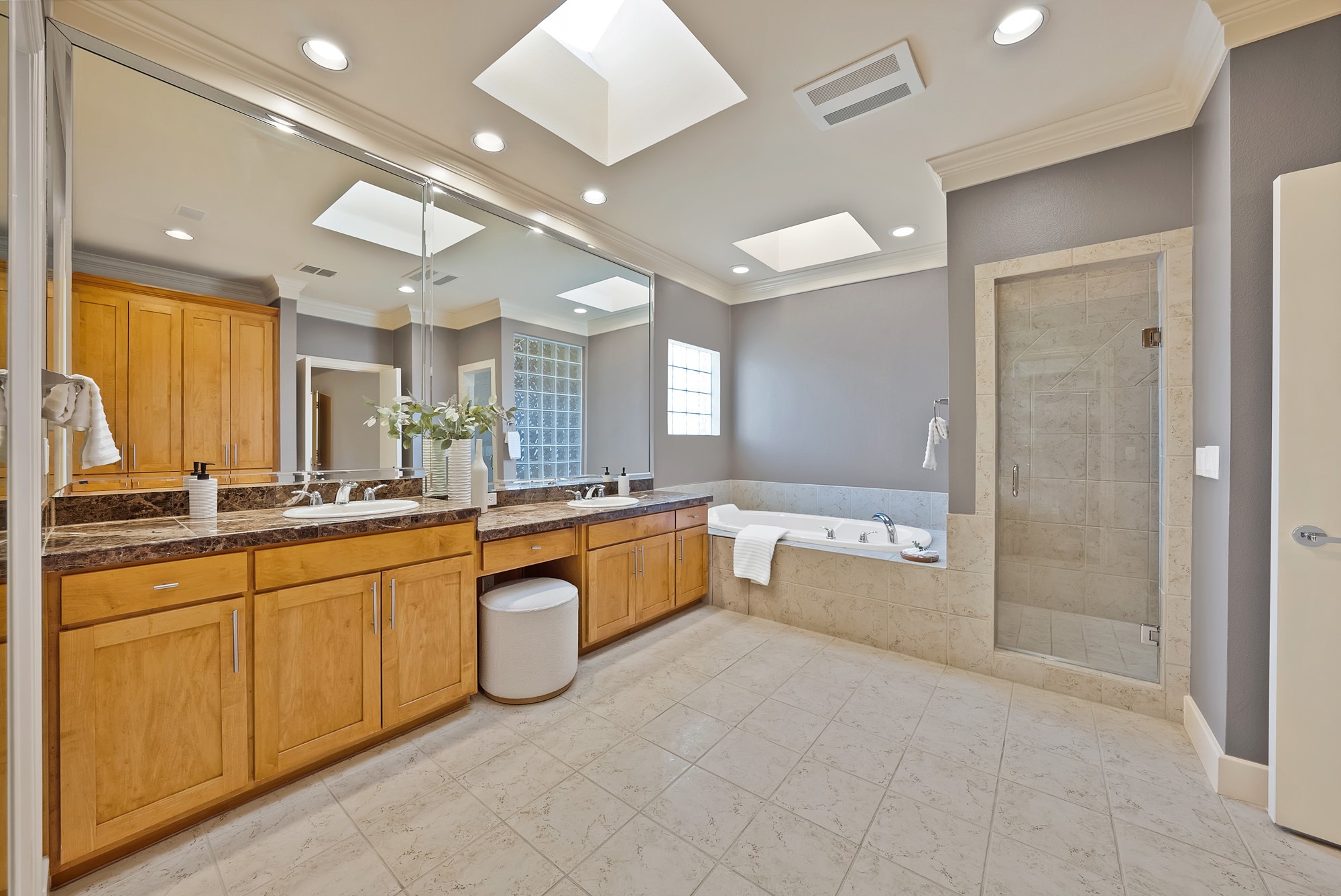4010 Rawlins Street Dallas TX 75219