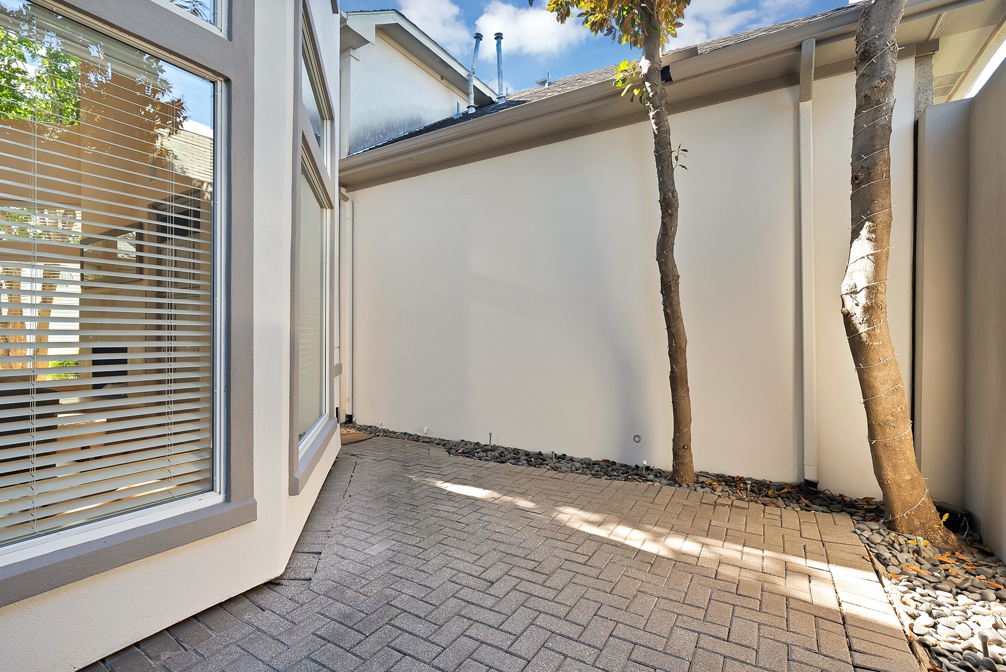 4010 Rawlins Street Dallas TX 75219
