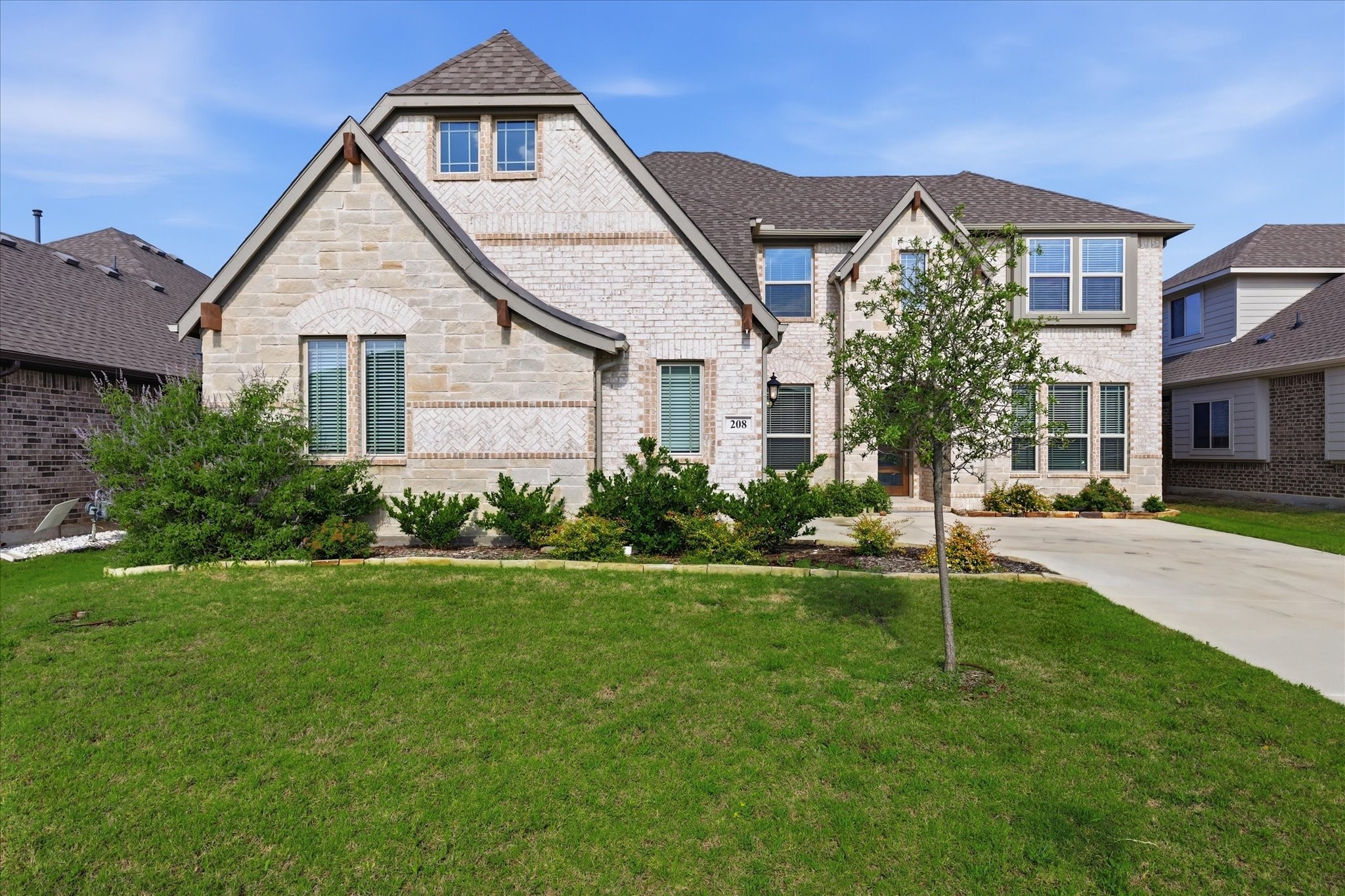 208 Lakewood Lane Ponder TX 76259