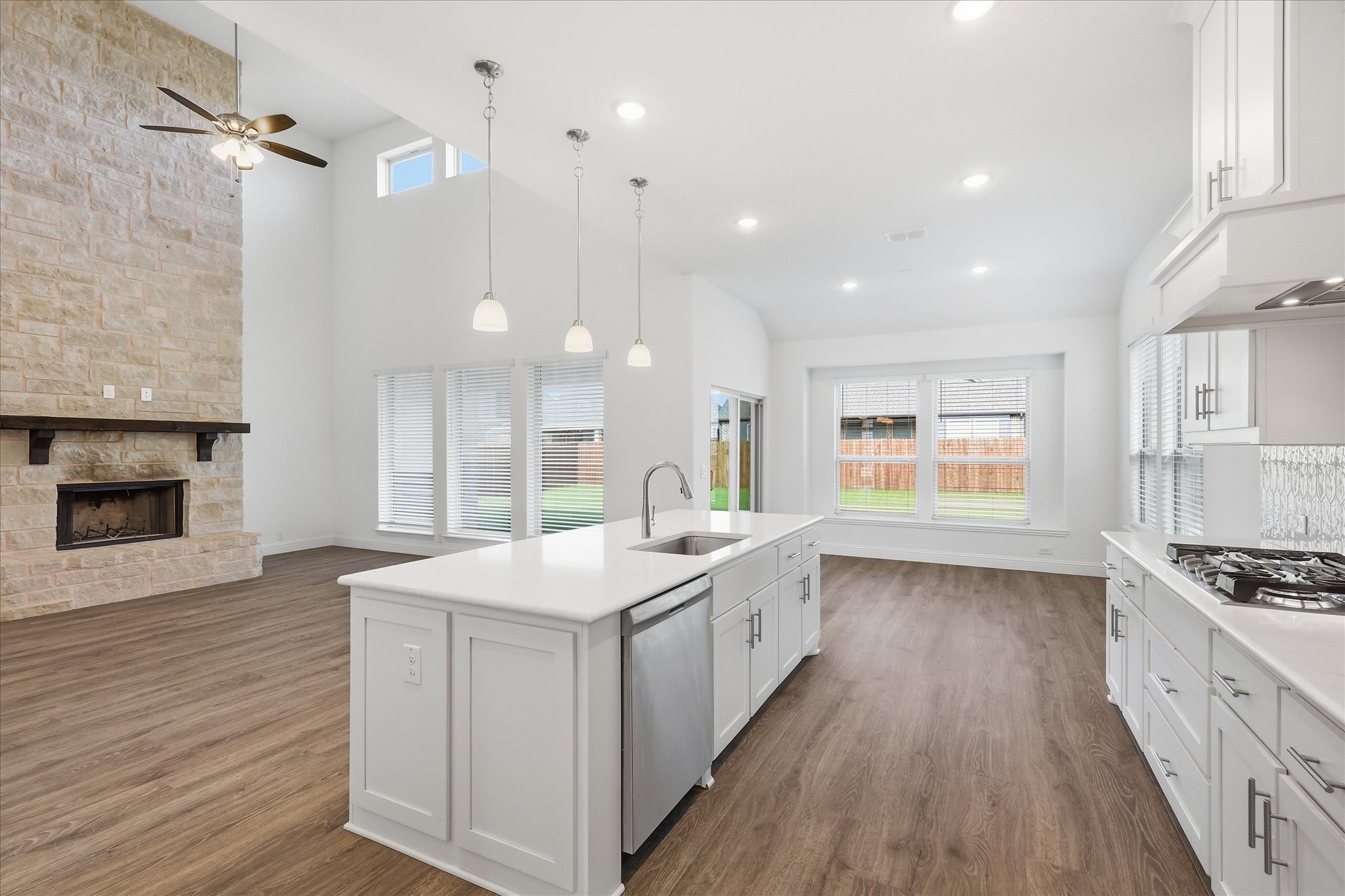 208 Lakewood Lane Ponder TX 76259