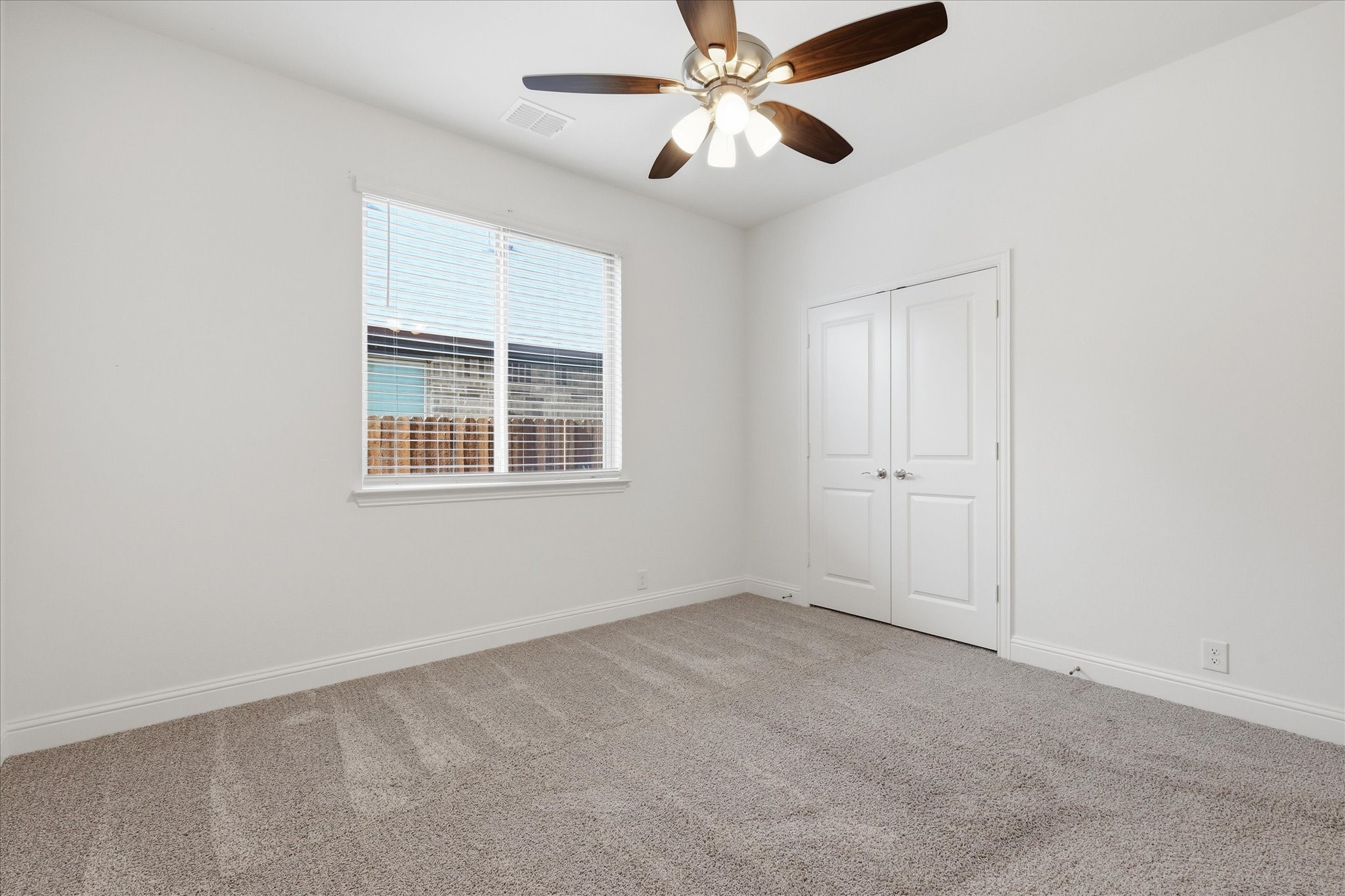 208 Lakewood Lane Ponder TX 76259