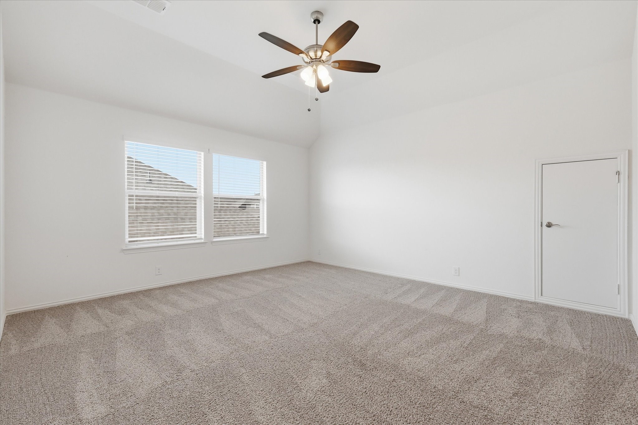 208 Lakewood Lane Ponder TX 76259