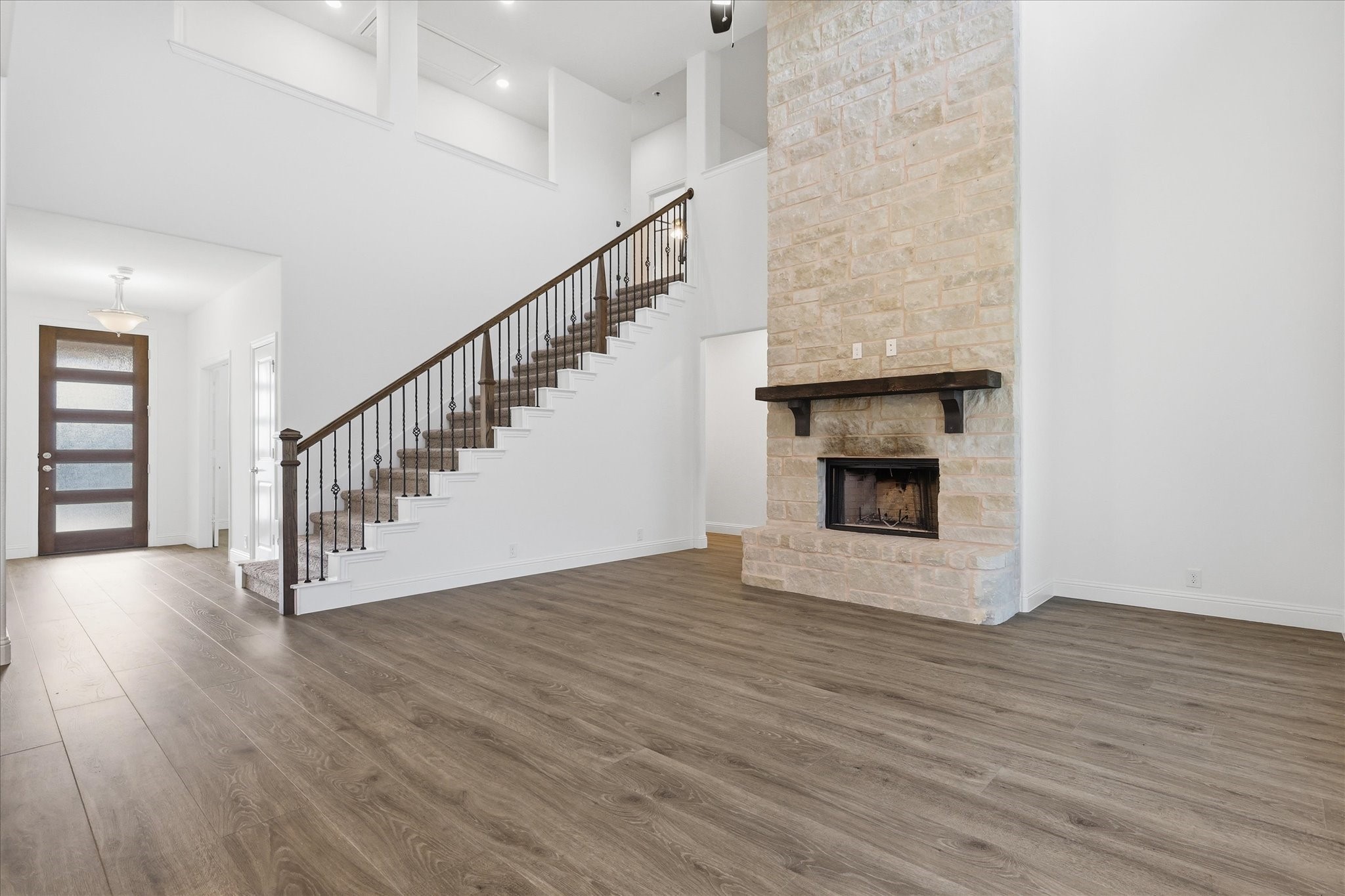 208 Lakewood Lane Ponder TX 76259
