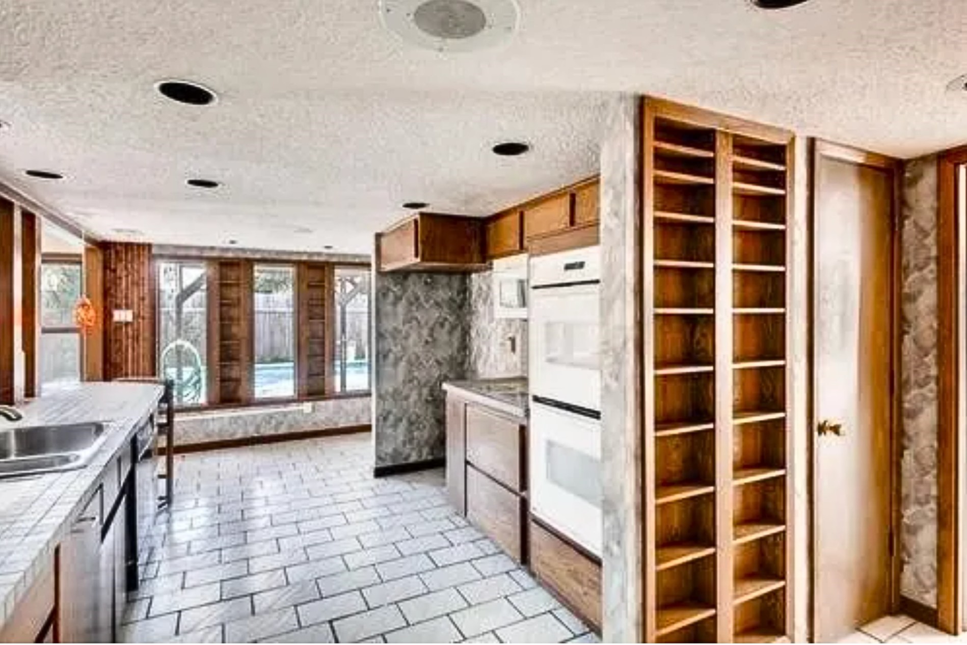 2706 S Surrey Drive Carrollton TX 75006