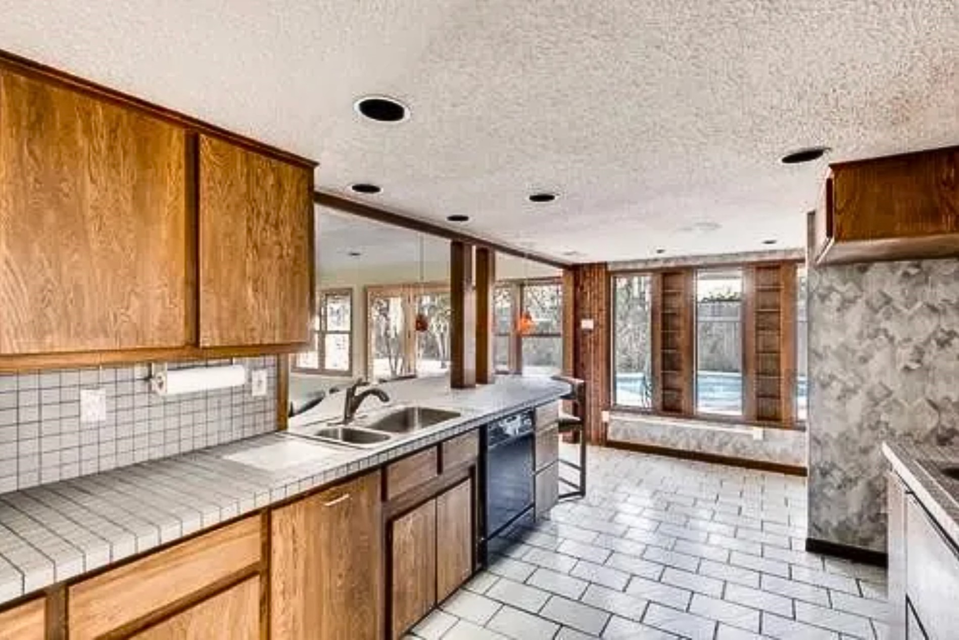 2706 S Surrey Drive Carrollton TX 75006