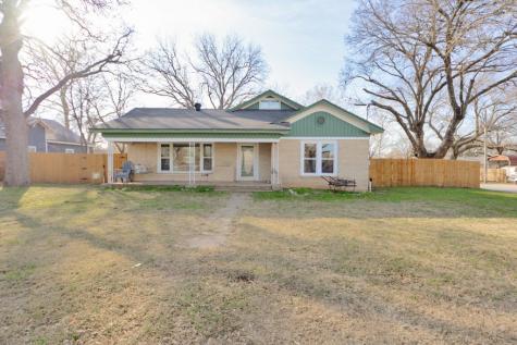 517 W Lamar Street Alvord TX 76225
