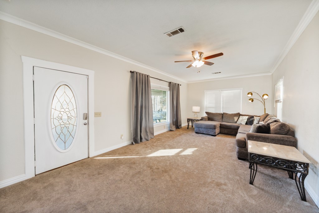 517 W Lamar Street Alvord TX 76225