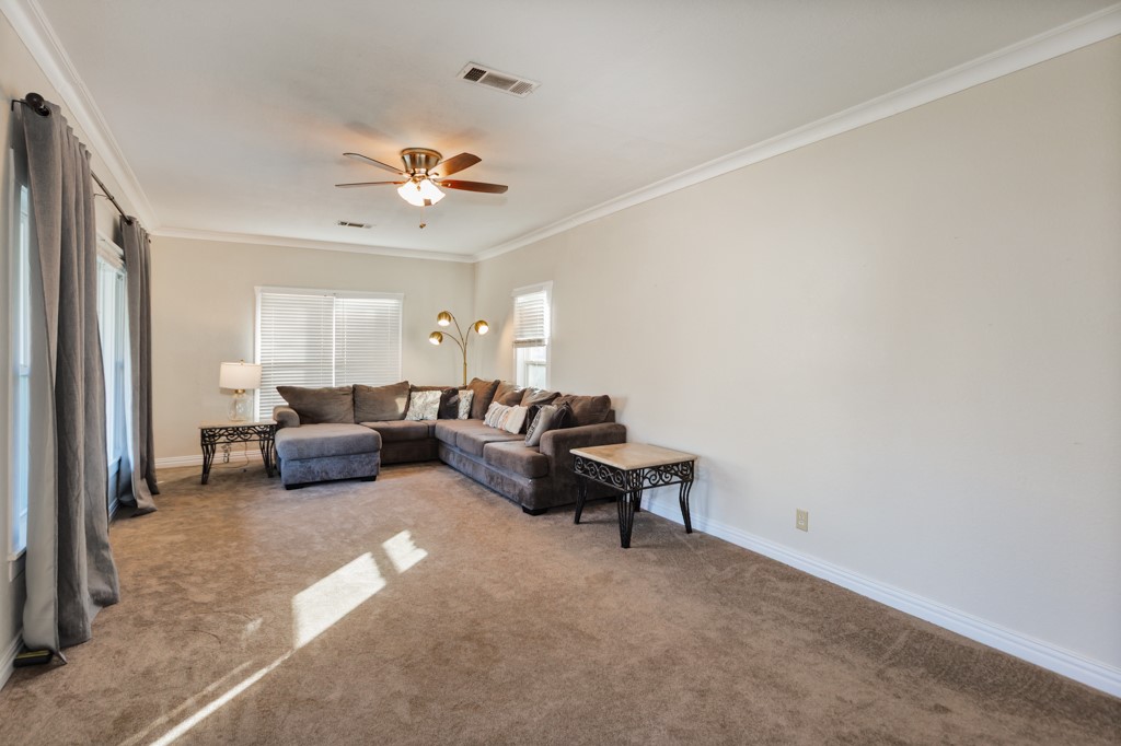517 W Lamar Street Alvord TX 76225