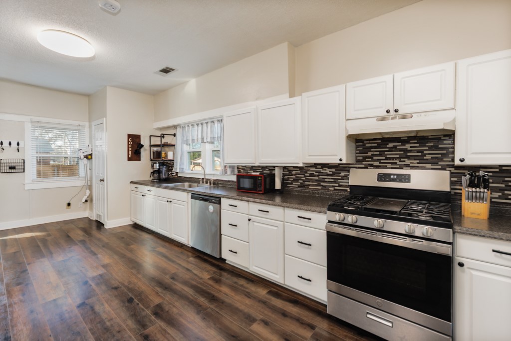 517 W Lamar Street Alvord TX 76225