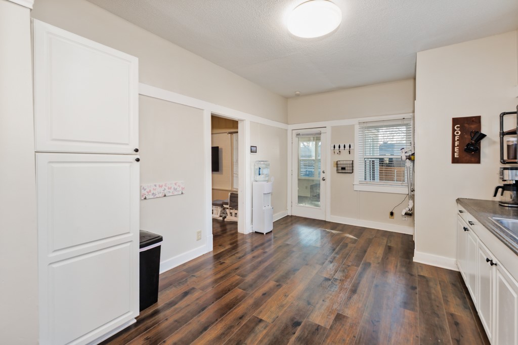 517 W Lamar Street Alvord TX 76225