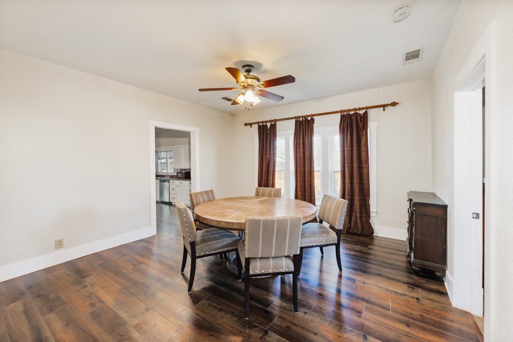 517 W Lamar Street Alvord TX 76225
