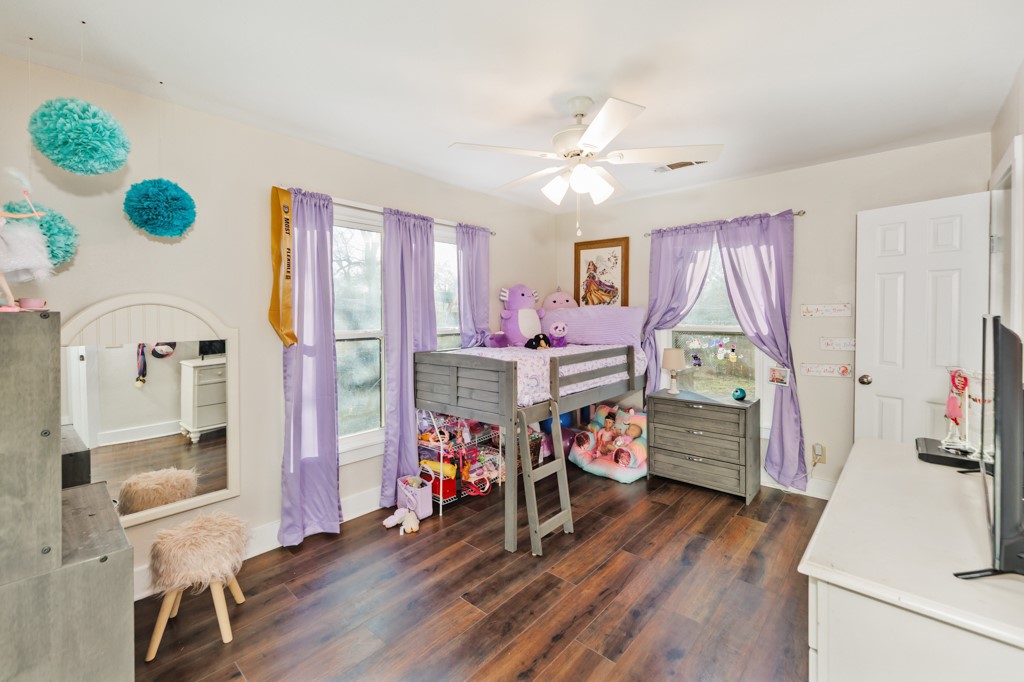 517 W Lamar Street Alvord TX 76225