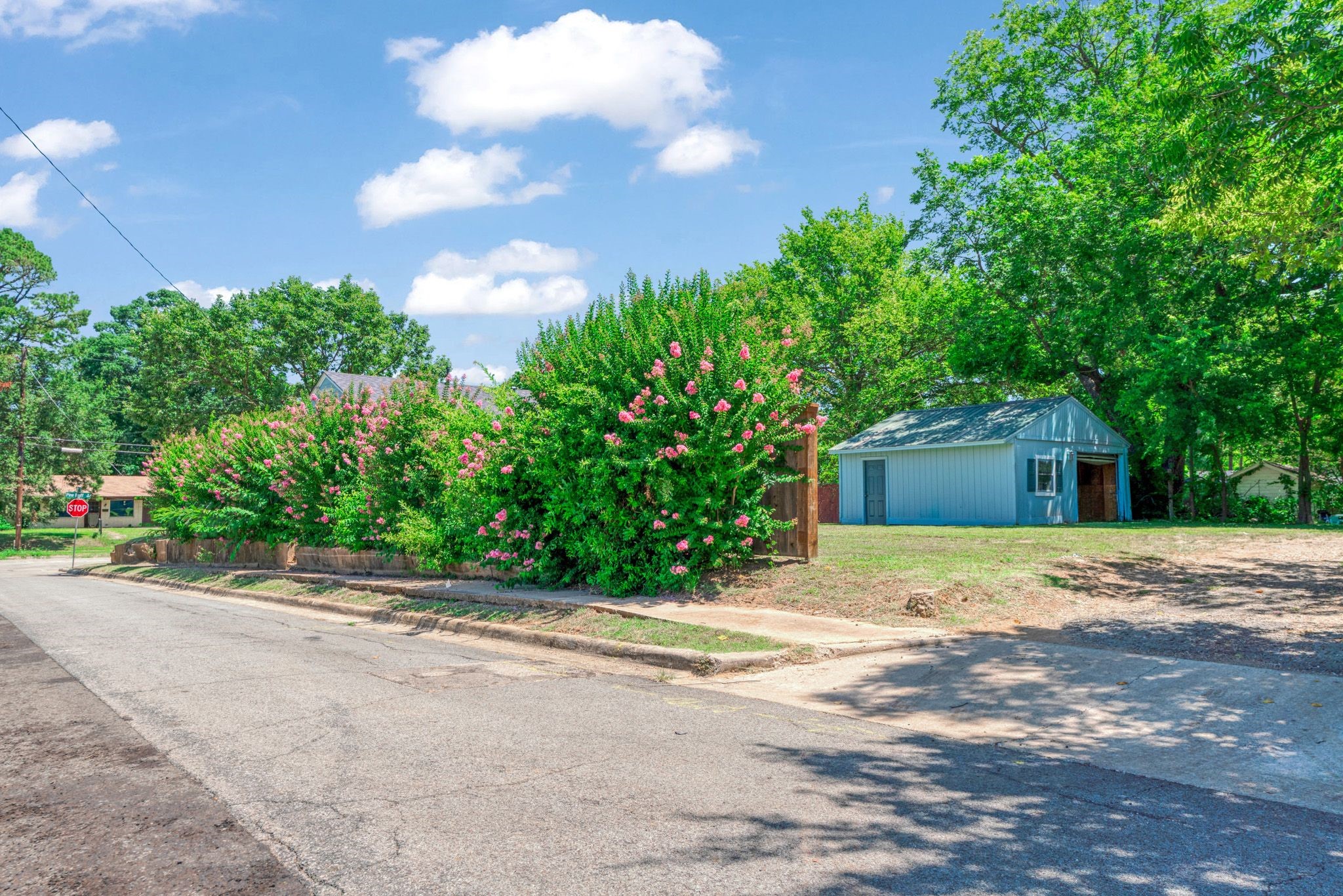 1100 Pine Bluff Paris TX 75460