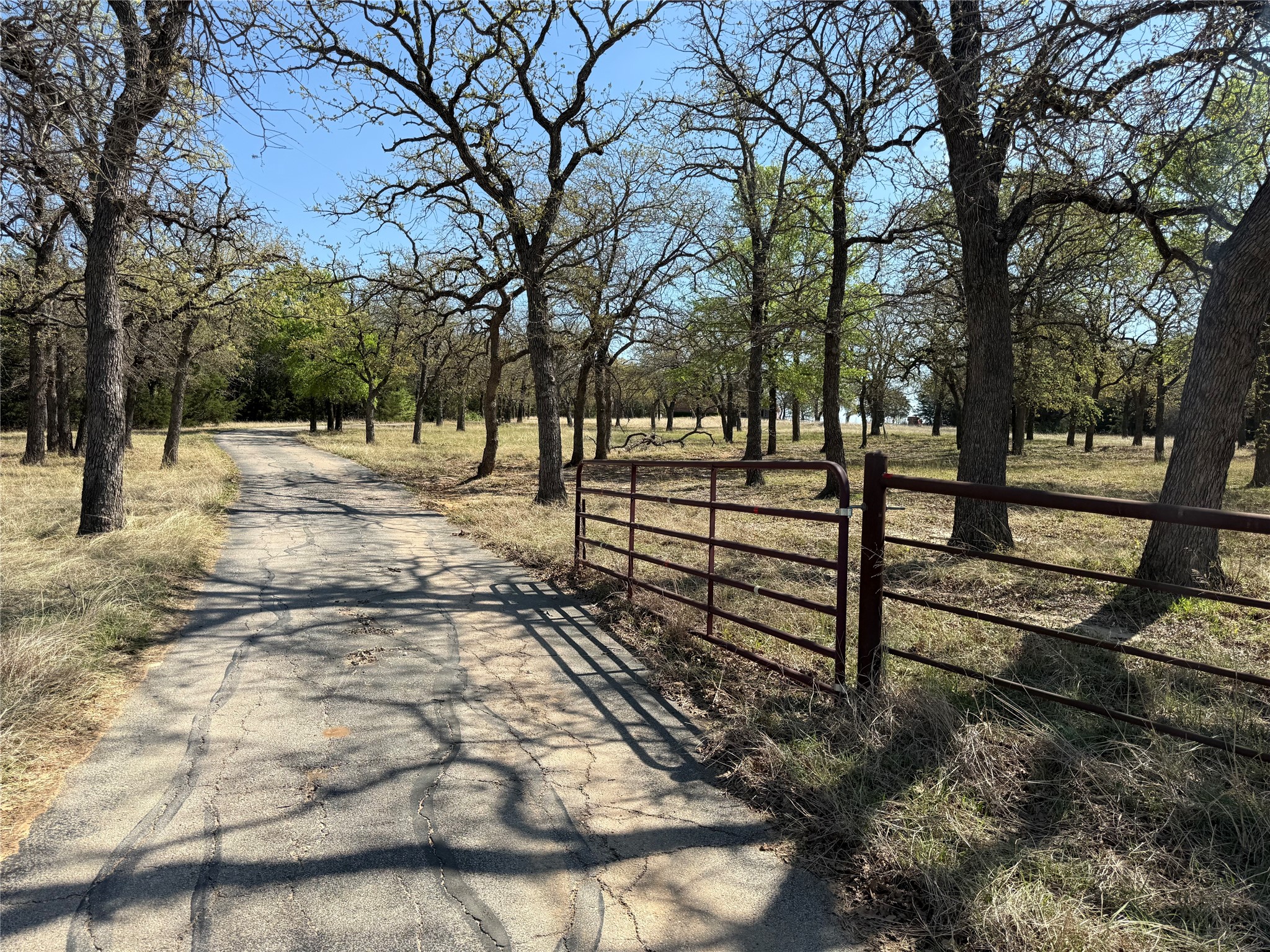 138 N Fm 1655 Alvord TX 76225