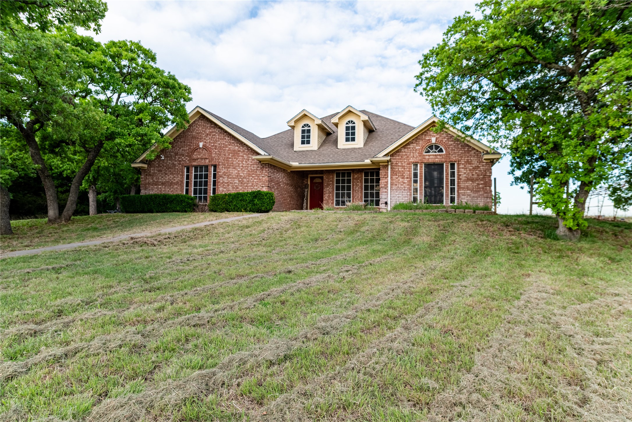 138 N Fm 1655 Alvord TX 76225