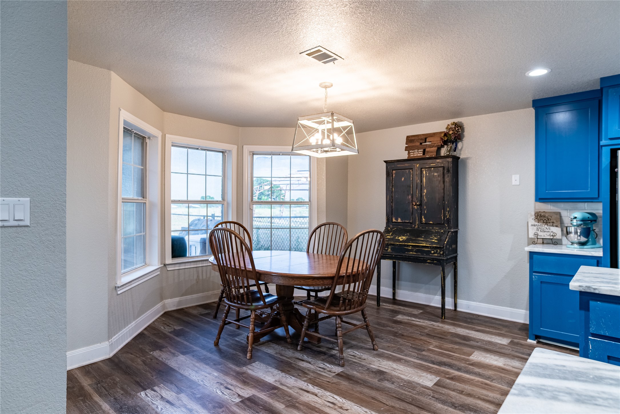 138 N Fm 1655 Alvord TX 76225