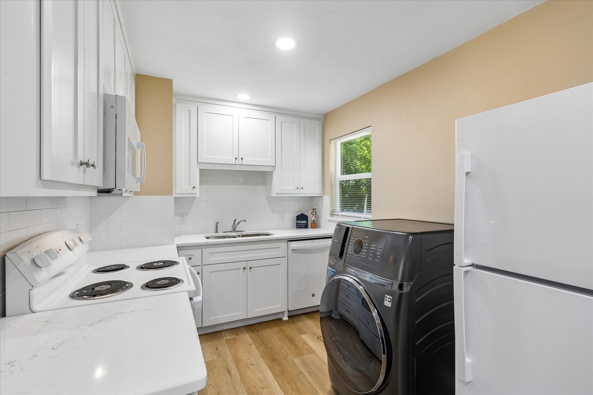321 Lorna Street Burleson TX 76028