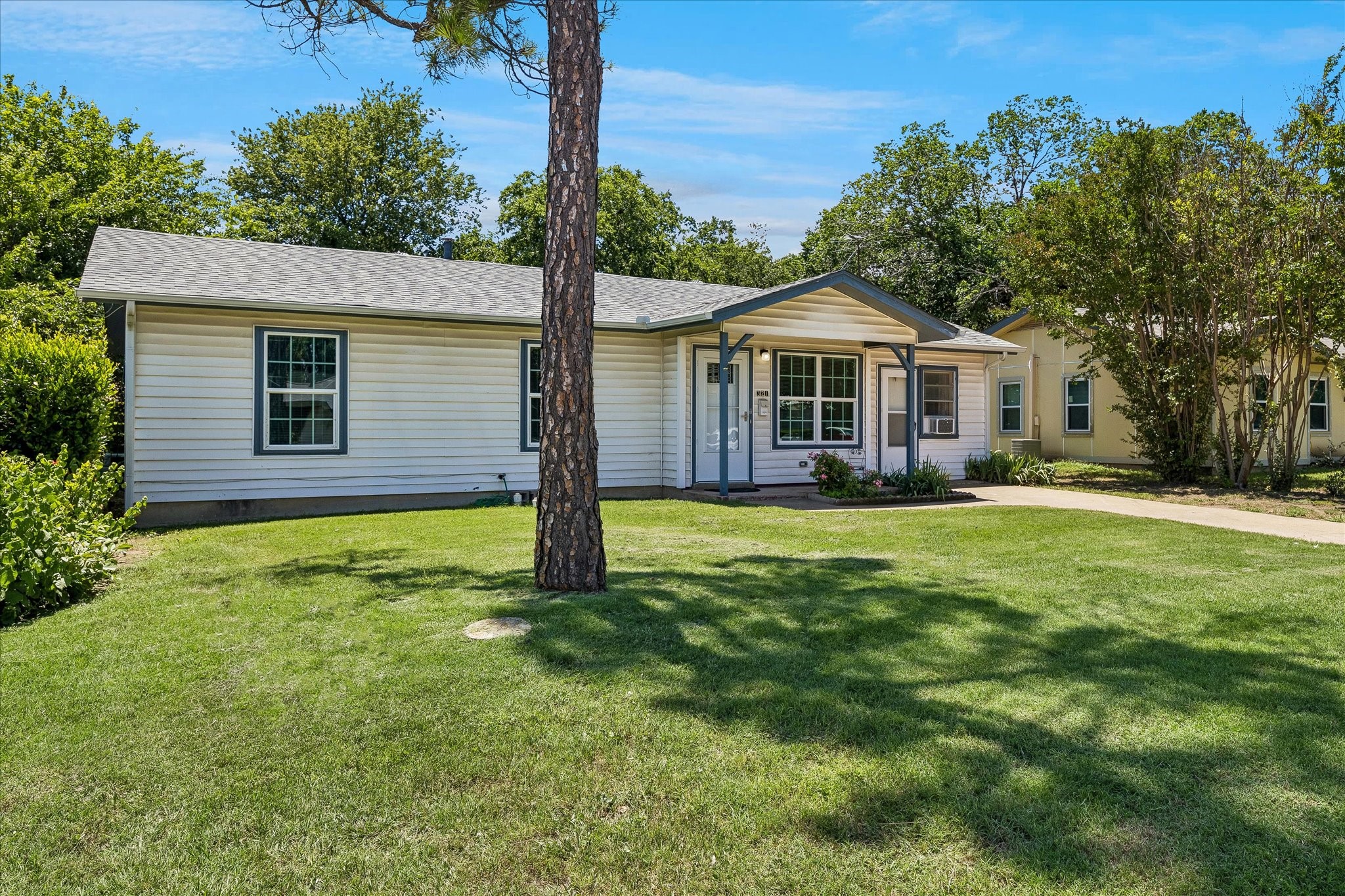 321 Lorna Street Burleson TX 76028