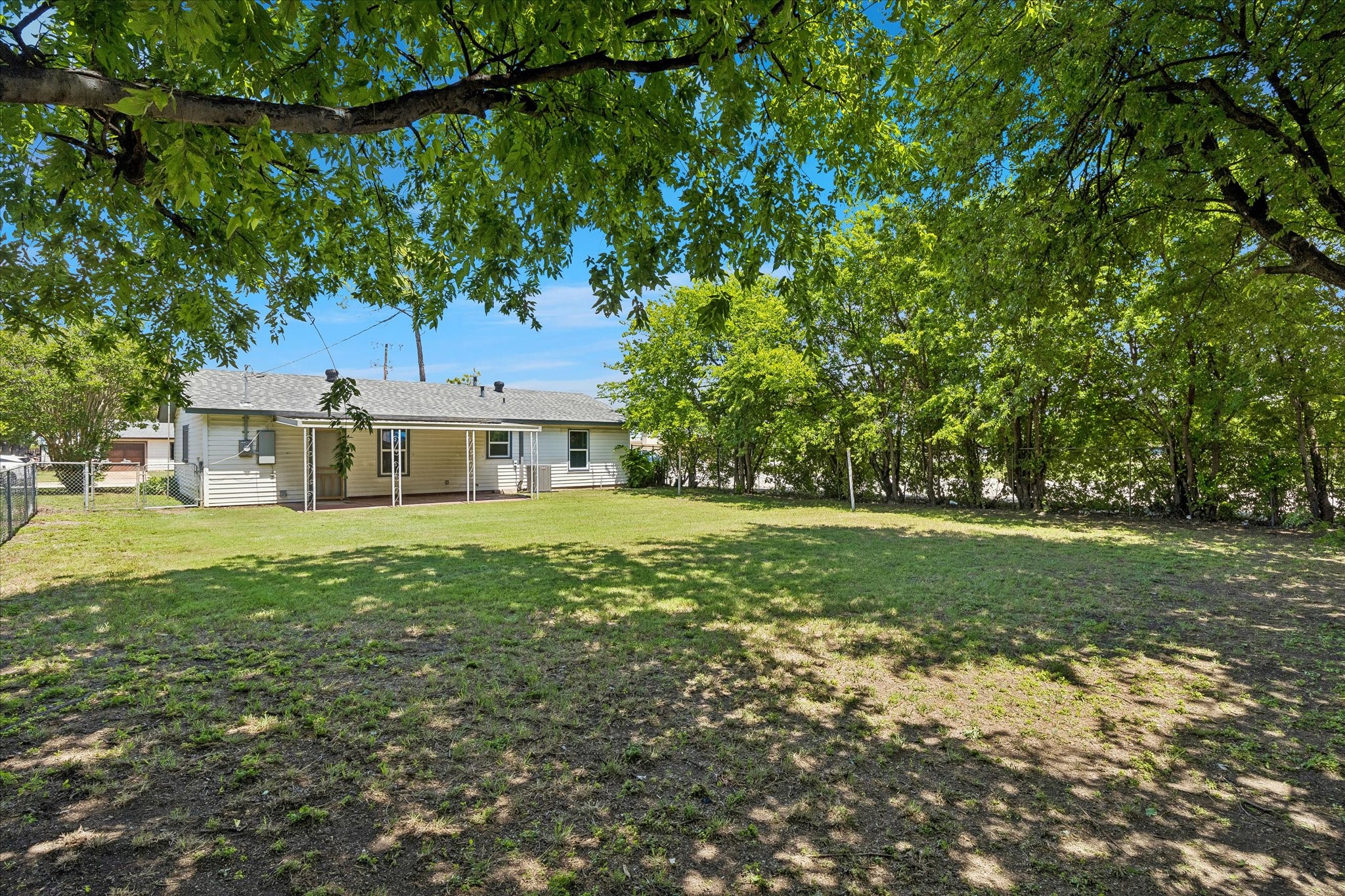 321 Lorna Street Burleson TX 76028