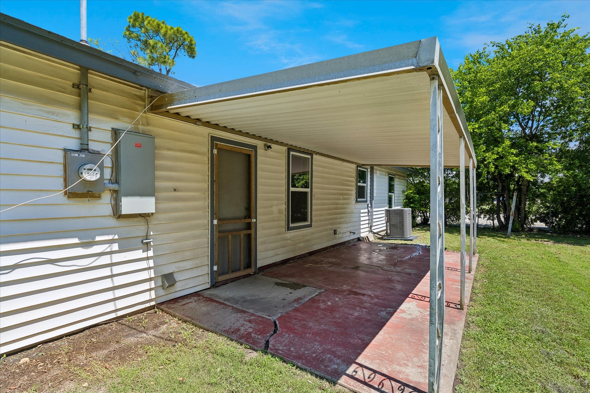 321 Lorna Street Burleson TX 76028