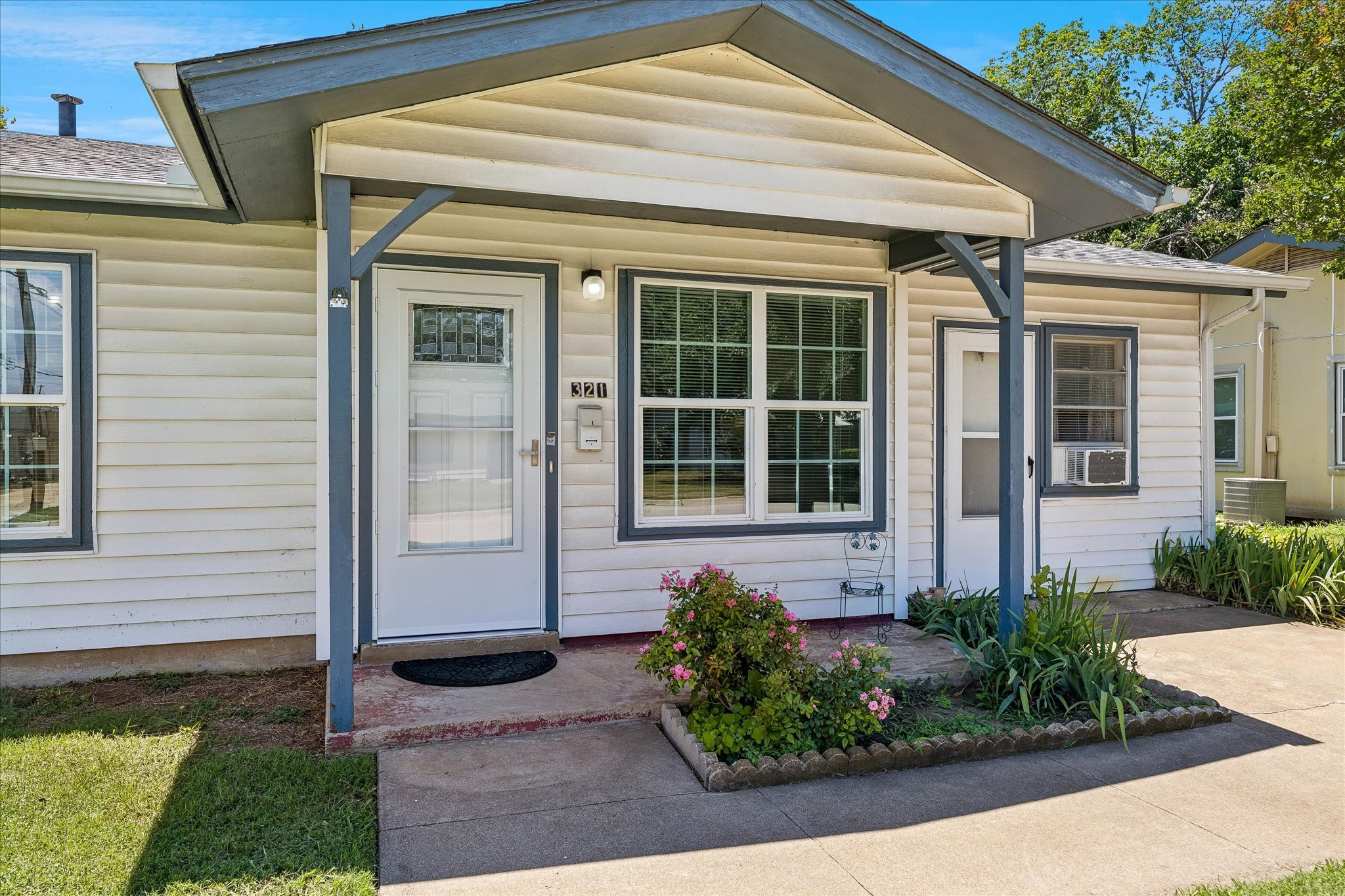 321 Lorna Street Burleson TX 76028
