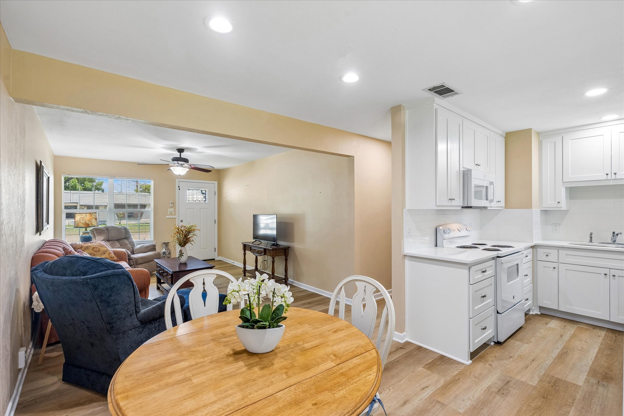 321 Lorna Street Burleson TX 76028