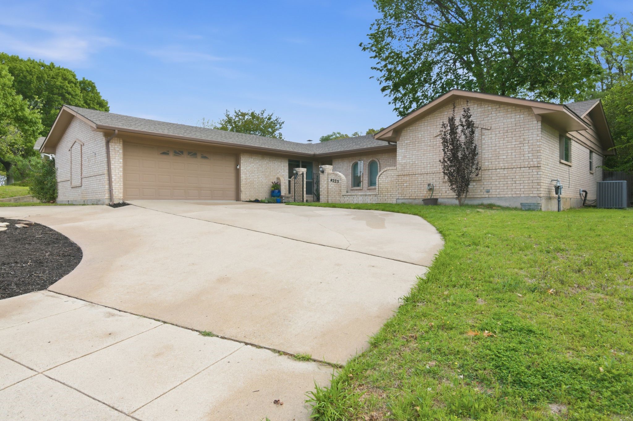 4225 Dawn Drive Benbrook TX 76116