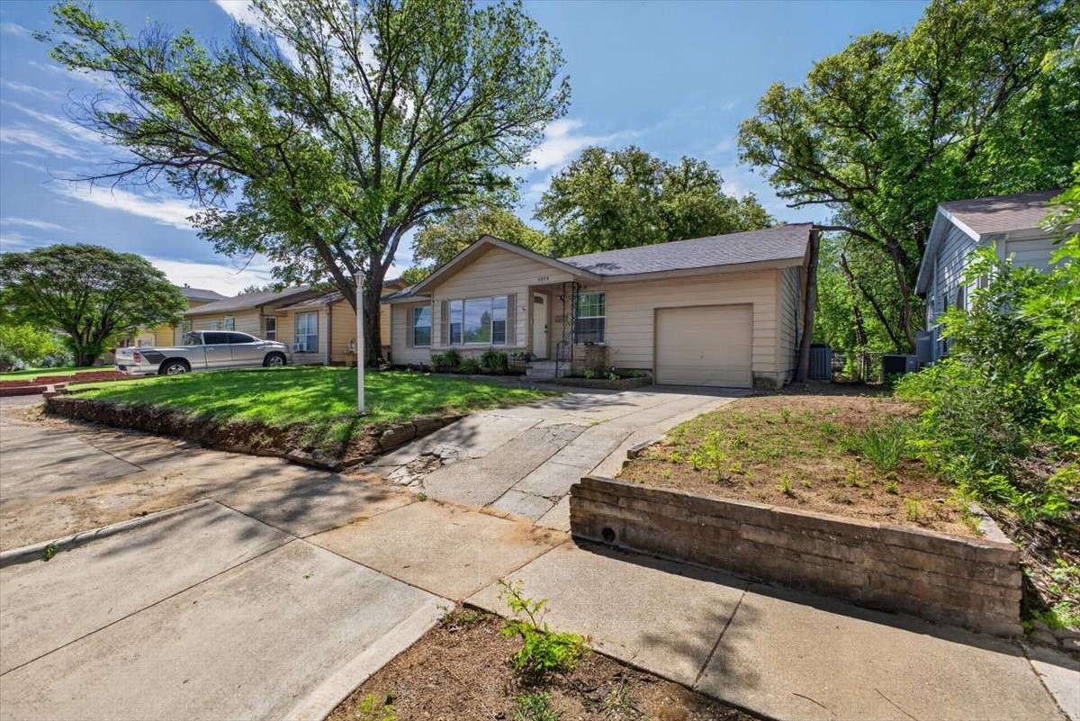 6828 Greenlee Street Fort Worth TX 76112