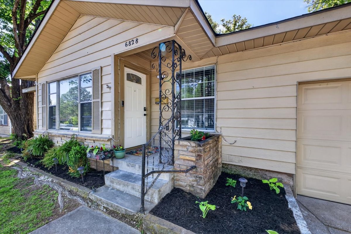 6828 Greenlee Street Fort Worth TX 76112
