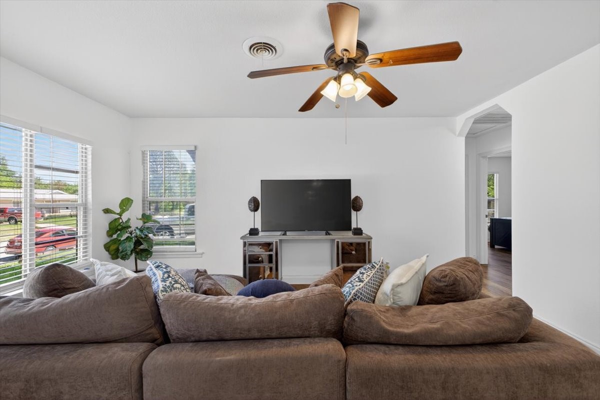 6828 Greenlee Street Fort Worth TX 76112