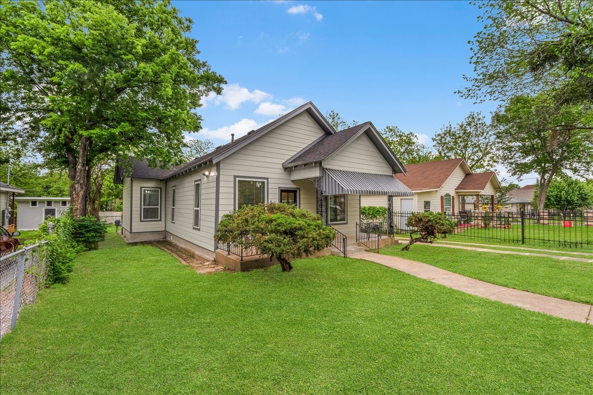 2404 Gould Avenue Fort Worth TX 76164