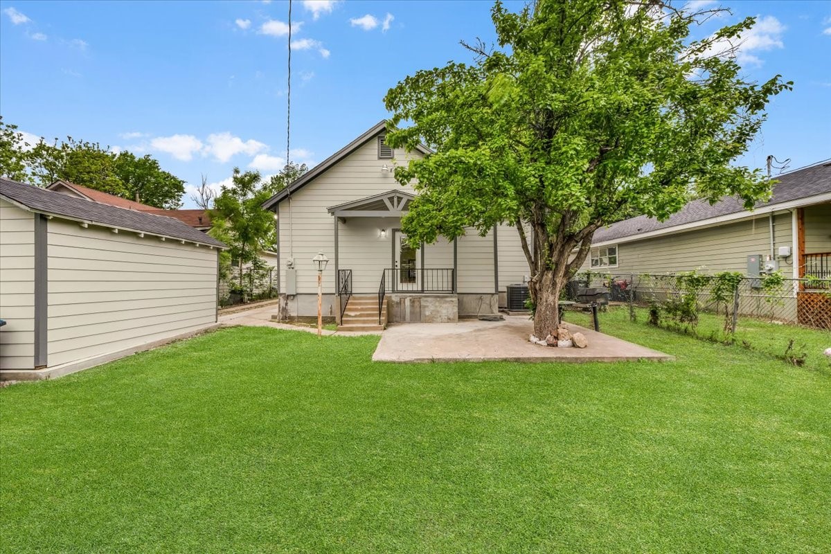 2404 Gould Avenue Fort Worth TX 76164