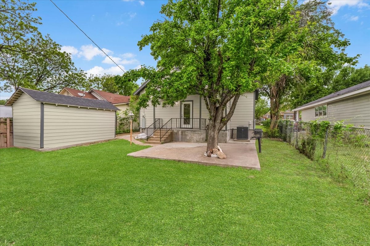 2404 Gould Avenue Fort Worth TX 76164