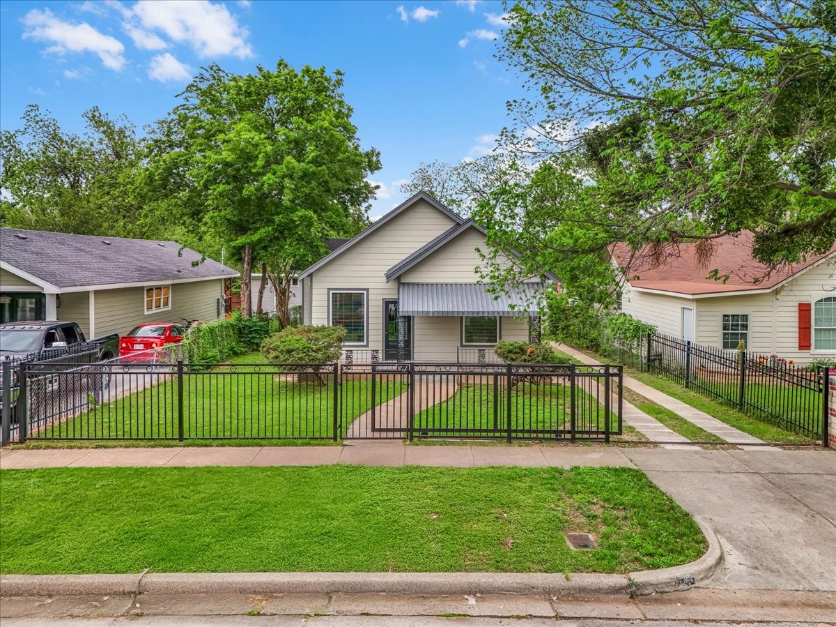 2404 Gould Avenue Fort Worth TX 76164