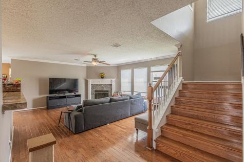 300 Creek Point Lane Arlington TX 76002