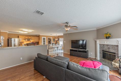 300 Creek Point Lane Arlington TX 76002