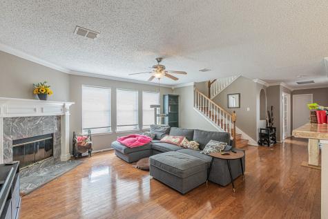 300 Creek Point Lane Arlington TX 76002