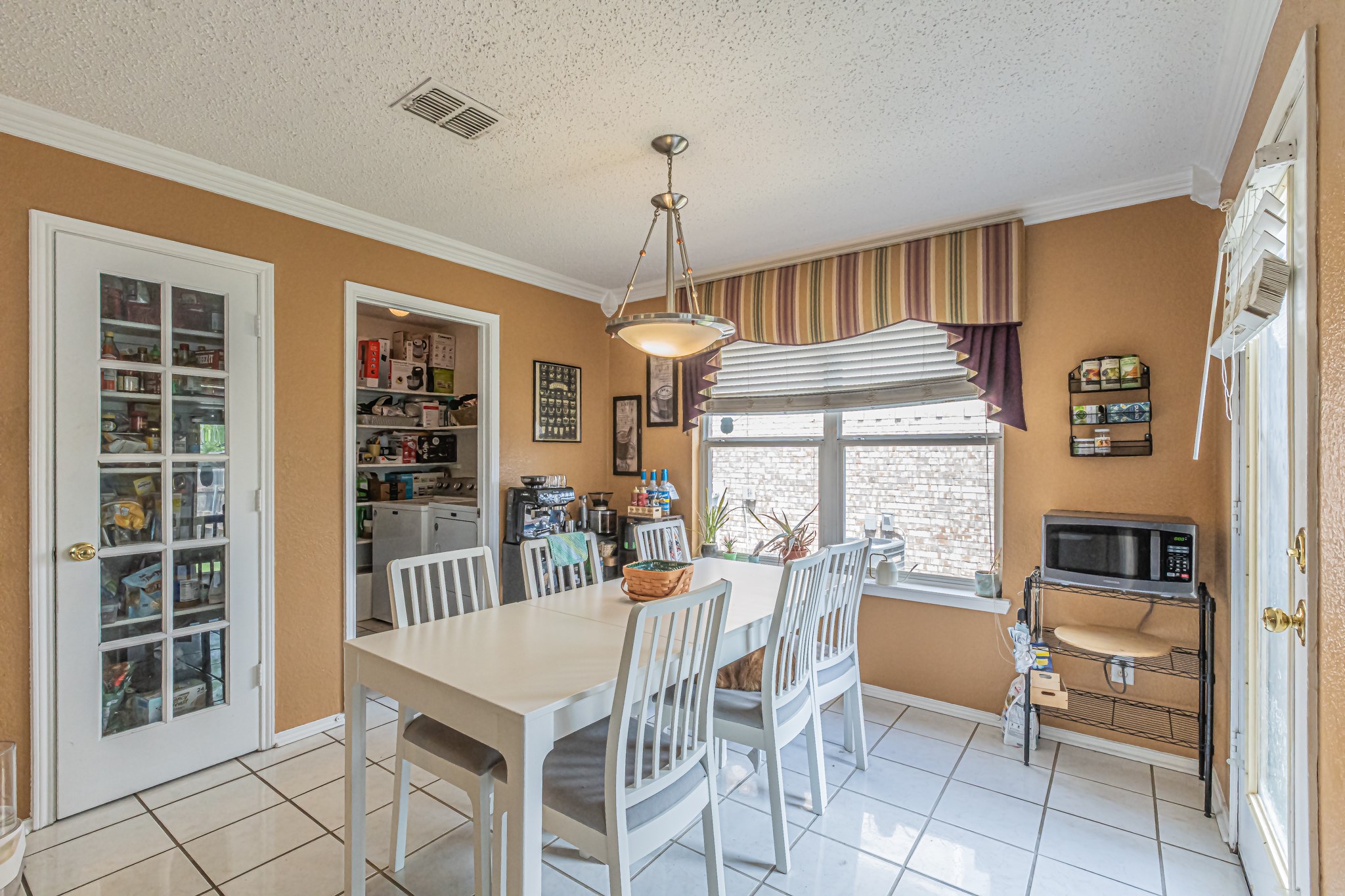 300 Creek Point Lane Arlington TX 76002