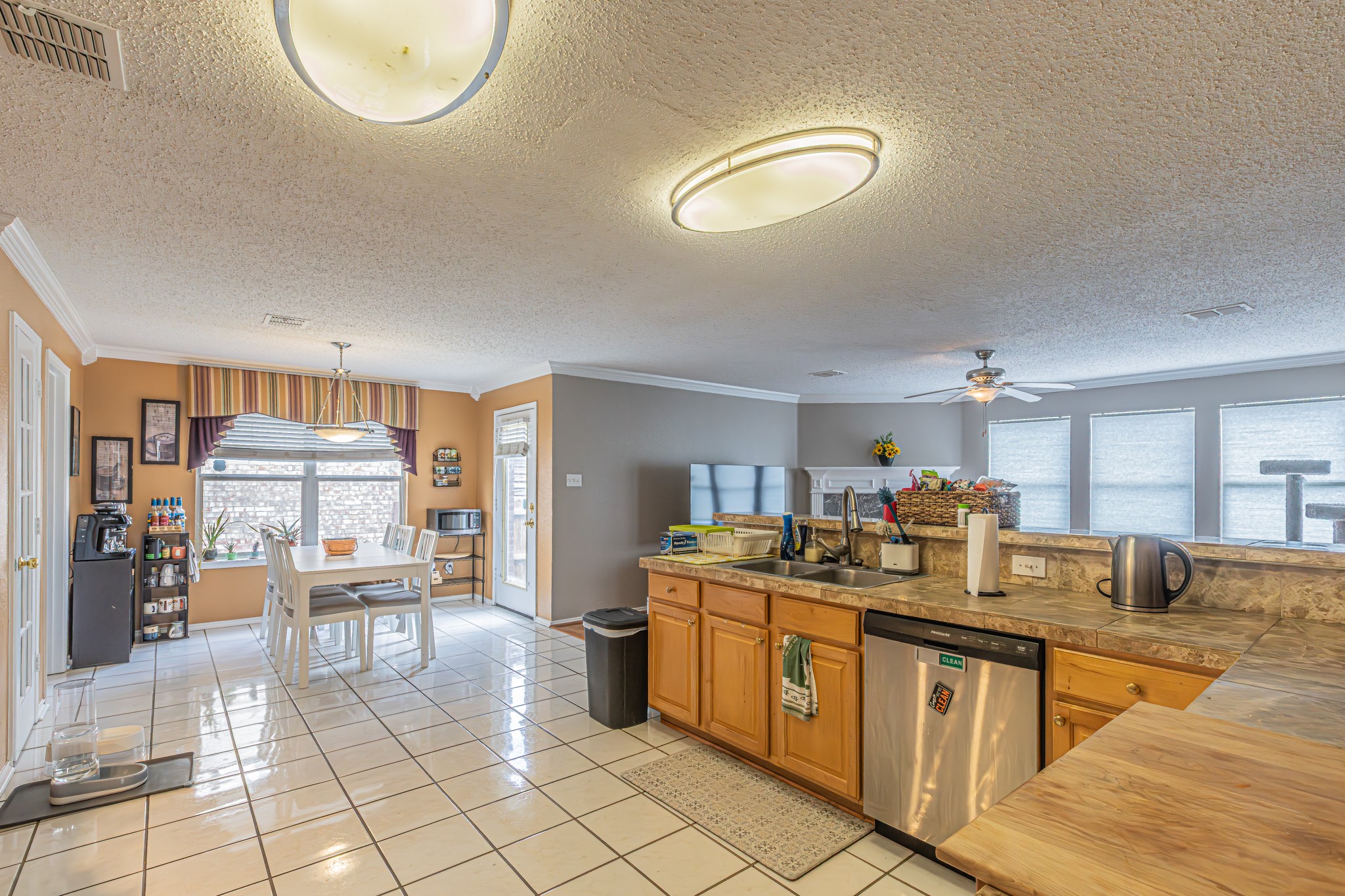 300 Creek Point Lane Arlington TX 76002