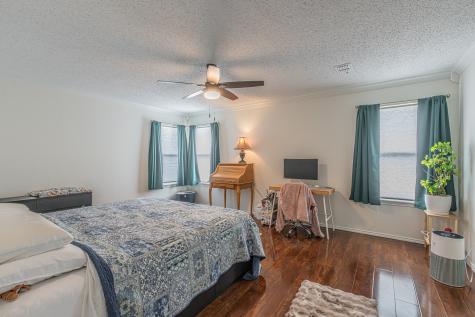 300 Creek Point Lane Arlington TX 76002